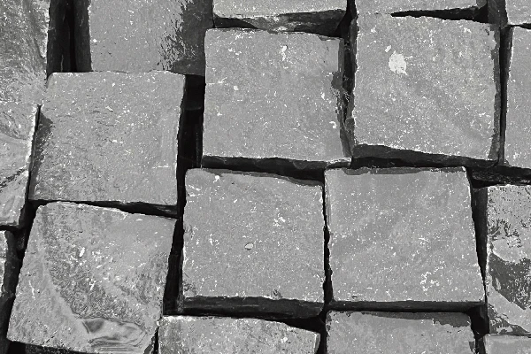 Basalt schwarz Kopfsteinpflaster gespalten Bagira (Vietnam)