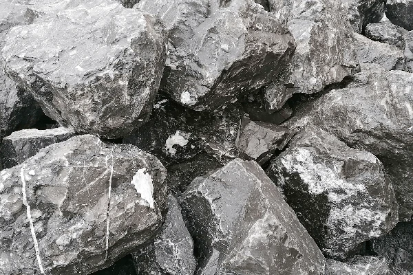 Mauer- und Gestaltungssteine Alpenstein Trockenmauer Bruchstein anthrazit-weiß nuanciert 15-45 cm