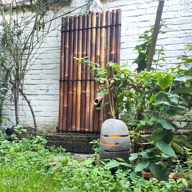 Einzigartige Steinlampen aus Indonesien
