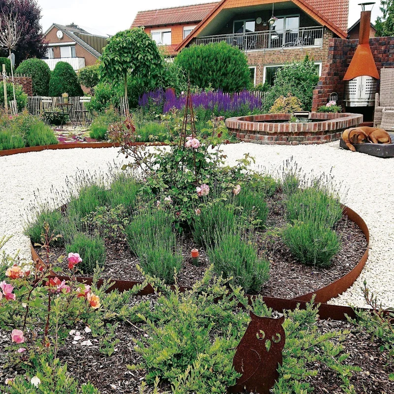 Rasenkantenband aus Cortenstahl – 25 cm hoch, Länge 10 m, 1 mm stark – GartenAZ inklusive Einschlaghilfe