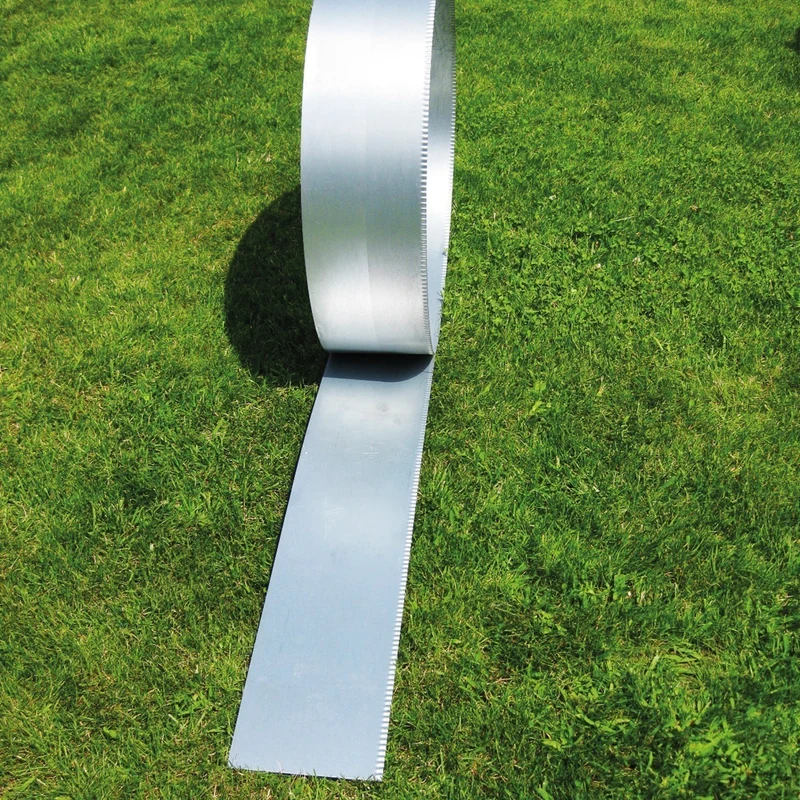 Rasenkantenband aus Galvalume Alu-Zink – 20 cm hoch, Länge 5 m, 1 mm stark – GartenAZ inklusive Einschlaghilfe