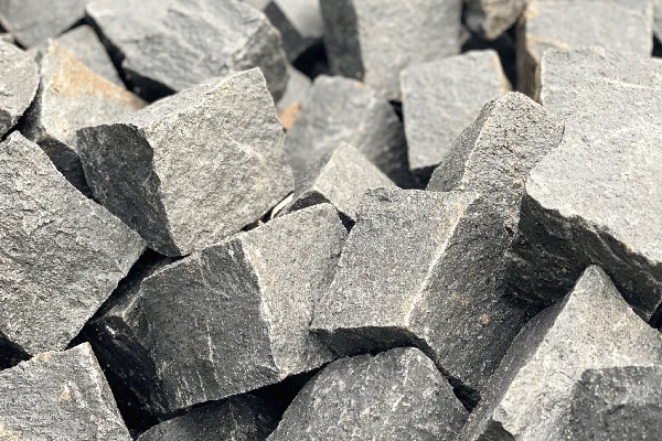 Basalt Kopfsteinpflaster anthrazit 8 x 10 cm