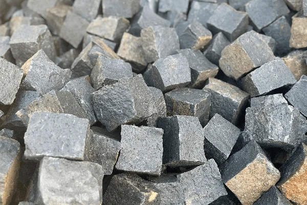 Basalt Kopfsteinpflaster anthrazit 8 x 10 cm