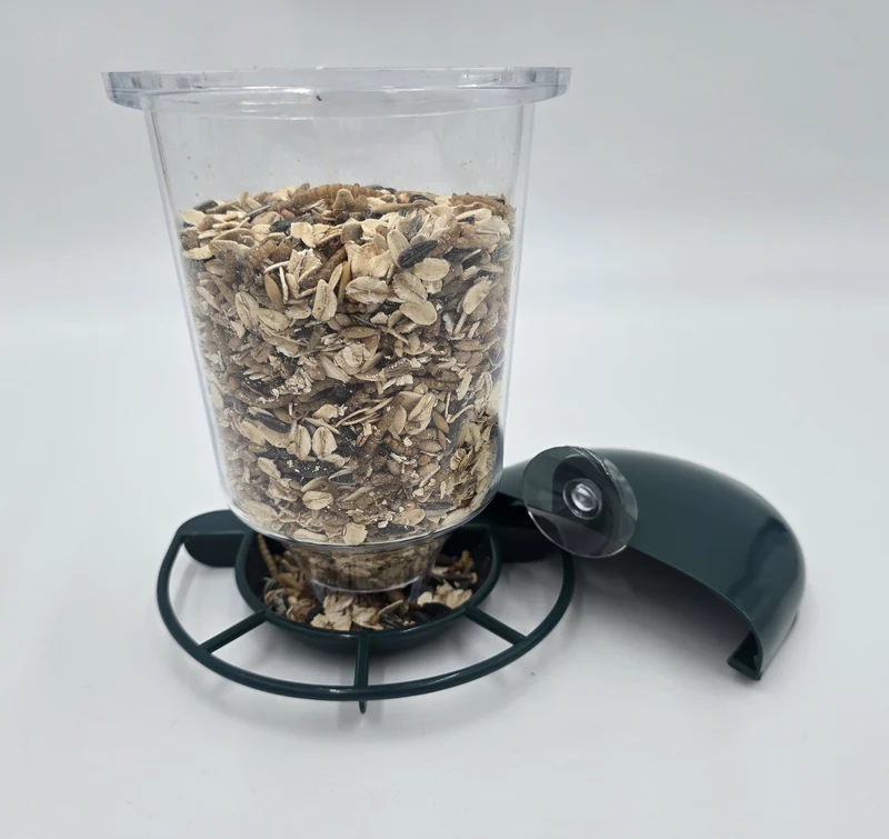 Vogelfutterstation mit Saugnapf für Fenster Dunkelgrün 14x10,5x22,5 cm Futterspender