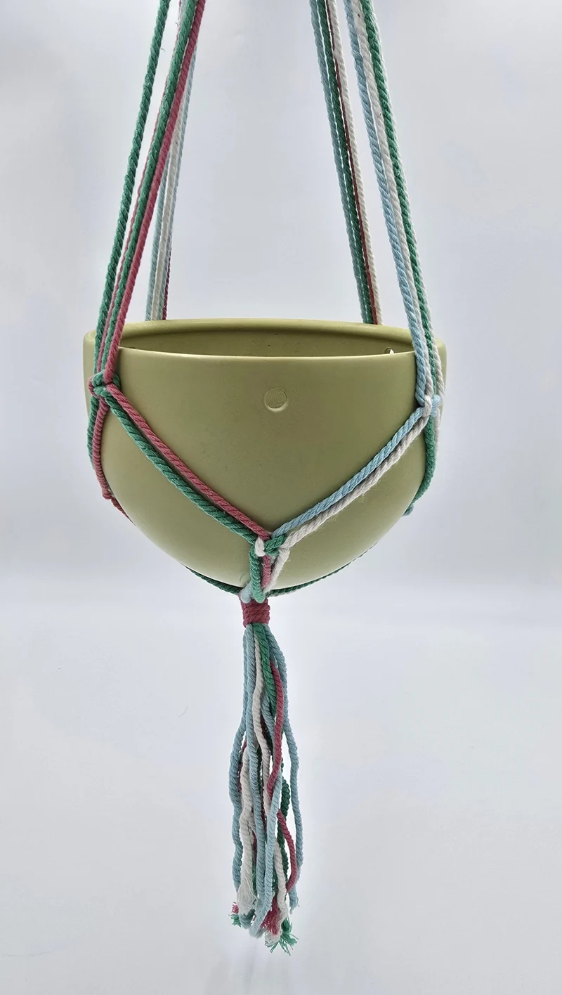 Blumentopfhalter hängend Makramee bunt Pastellfarben Topfhalter Blumenampel