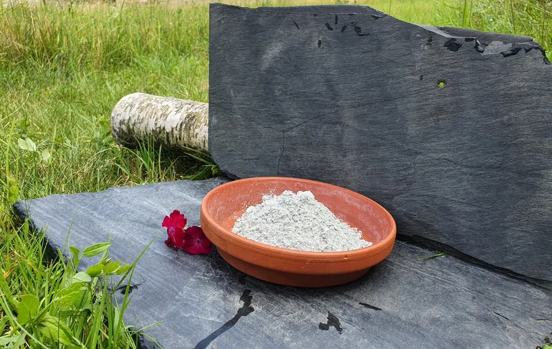 Urgesteinsmehl aus Franken Diabas Mineraldünger Bodenaktivator Staubbad 20 kg Sack